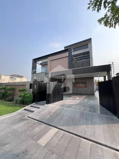 DHA PHASE 7 KANAL FULL HOUSE FOR RENT IDEAL LOCATION MAIN APPROACH