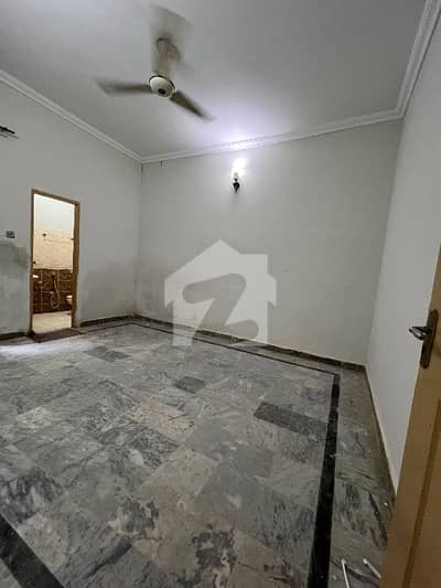 ڈیفنس روڈ راولپنڈی میں 2 کمروں کا 7 مرلہ مکان 2.5 کروڑ میں برائے فروخت۔