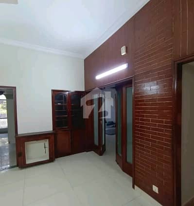 A Upper Portion Of 1 Kanal In Fazaia Housing Scheme