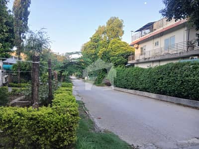 Top Location Corner House Back Open With Extra Land In G10