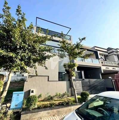 In Top City 1 - Block A 10 Marla House For sale