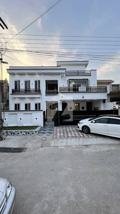 CLASSIC DESIGN BRAND NEW DOUBLE UNIT HOUSE | 0KM DISTANCE TO HIGHWAY