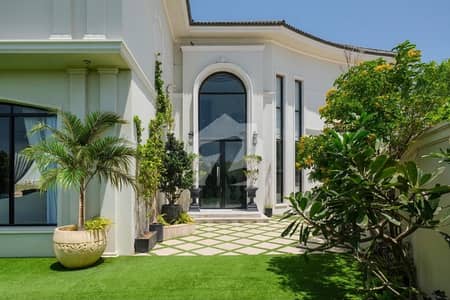 ALMOST BRAND NEW BUNGALOW WITH MODERN & CLASSICAL ARCHITECT
