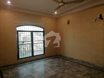 Avail Yourself A Great 10 Marla House In Township - Sector C1