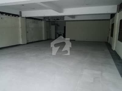جوہر ٹاؤن لاہور میں 12 مرلہ Studio عمارت 1.85 لاکھ میں کرایہ پر دستیاب ہے۔