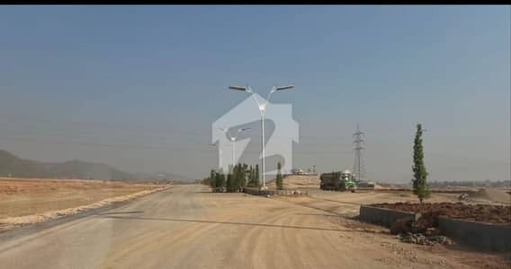 مارگلہ انکلیو مارگلہ ایونیو,اسلام آباد میں 5 مرلہ رہائشی پلاٹ 2.2 کروڑ میں برائے فروخت۔