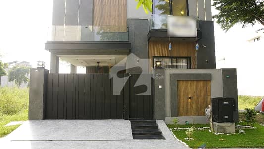 Prime Location House Of 5 Marla Is Available For sale In DHA 9 Town, Lahore