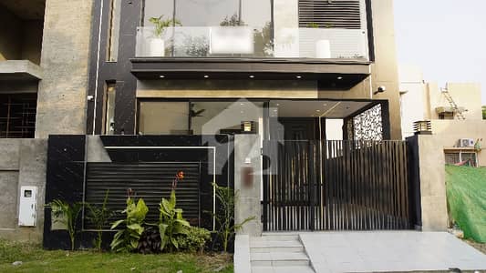 Prime Location House Of 5 Marla In DHA 9 Town Is Available Prime Location House Of 5 Marla In DHA 9 Town Is Available