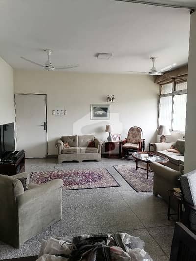 3 Bedroom Apartment Available For Sale