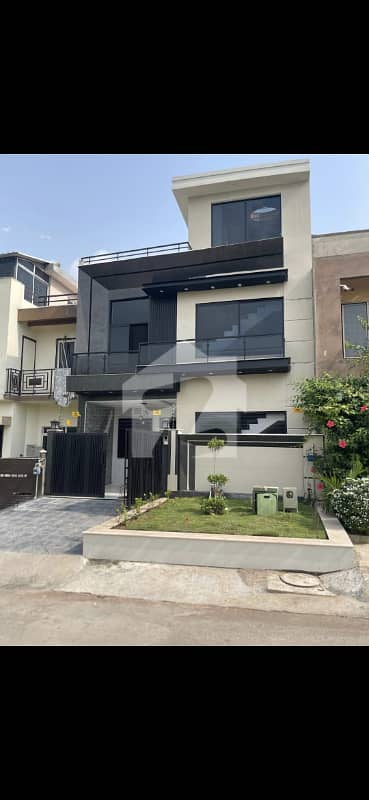 NEW SEMI FURNISHED BEAUTIFUL DOUBLE STOREY HOUSE FOR SALE
