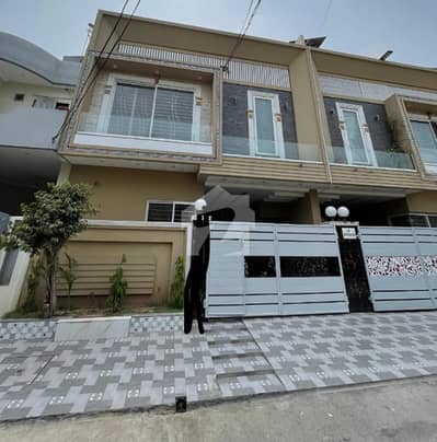 JOHAR TOWN 5 MARLA HOUSE FOR SALE HOT LOCTION