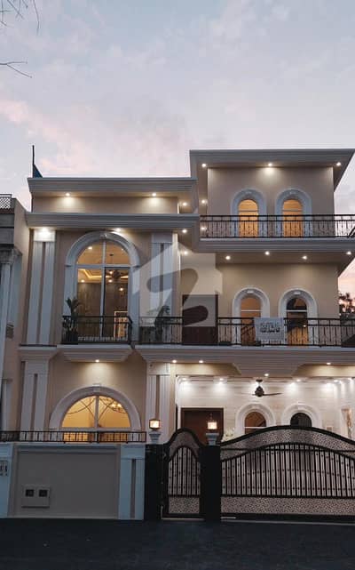 Prime Located Corner House Size 30x60 Spanish A+ Category Construction