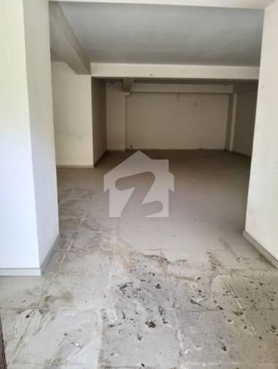 Showroom Available For Rent Main Tariq Road