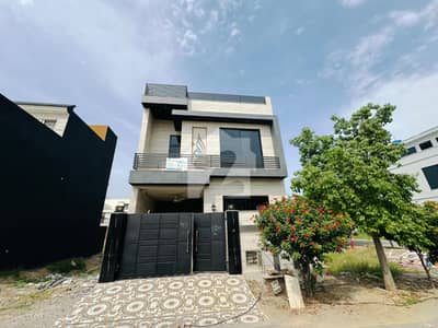 5 Marla Brand New House Available For Sale In Lake City