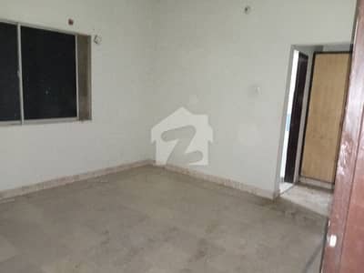 1 Floor Portion Available For Rent 200 Square Yards Upper Portion Is Available In Affordable Price In Gulshan-E-Iqbal - Block 13/A