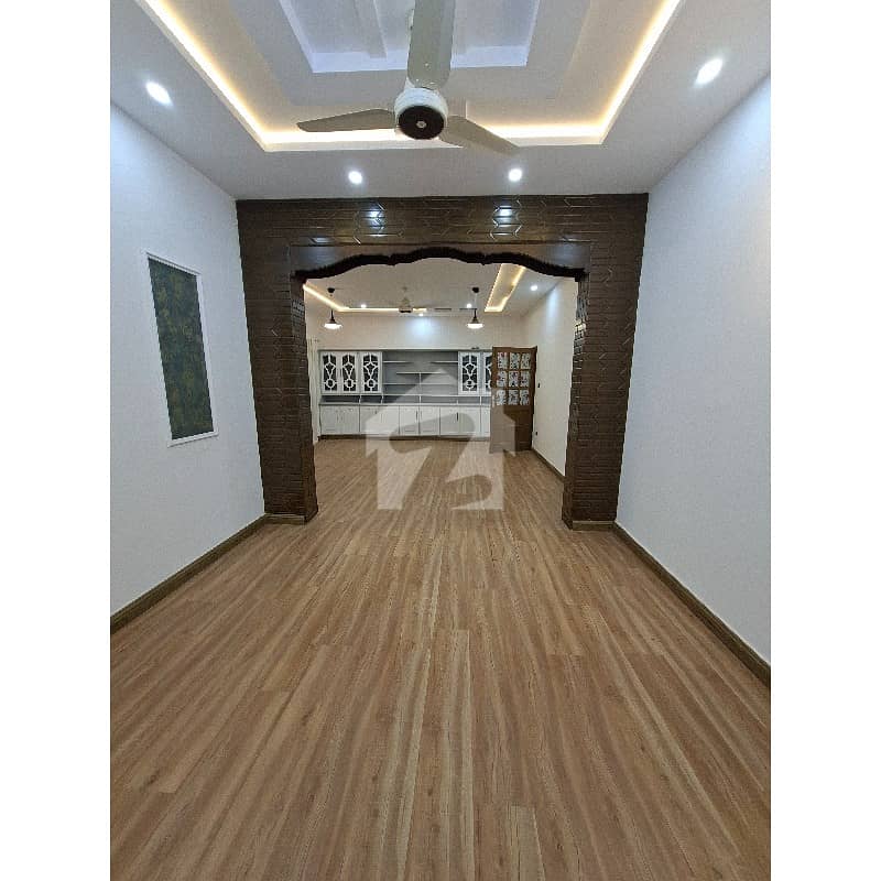 E-11 Beautiful House 11bedrooms Double Gate E-11 Beautiful House 11bedrooms Double Gate