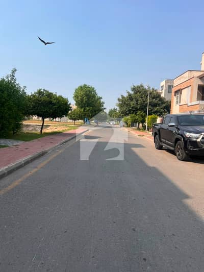 10 Marla Residential Plot for Sale in Tauheed Block, Bahria Town Lahore 10 Marla Residential Plot for Sale in Tauheed Block, Bahria Town Lahore