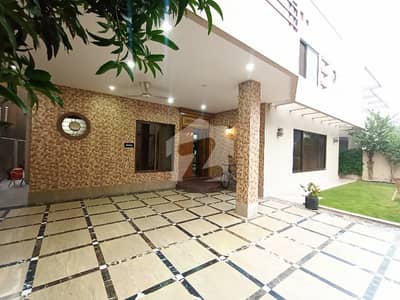 Ready To Buy A House 18 Marla In Lahore