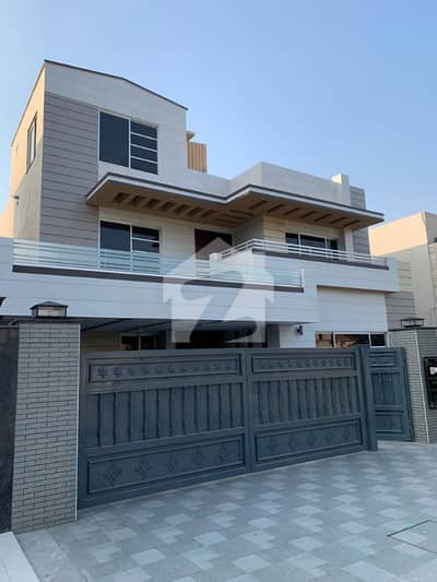 1 KANAL BEAUTIFUL MODERN HOUSE FOR SALE IN JASMINE BLOCK OF BAHRIA TOWN