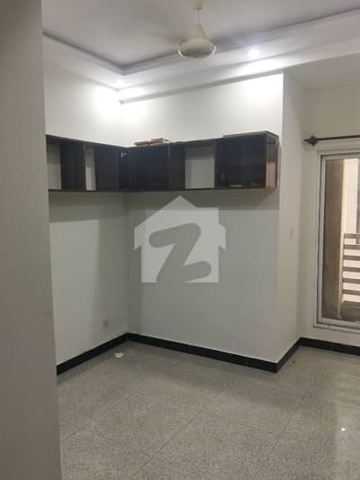 Bahria Town Pheses-7 3 Bedrooms Apartment For Rent