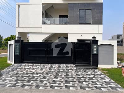 10 MARLA HOUSE FOR SALE 0N PRIME LOCATION IN AWT PHASE 2