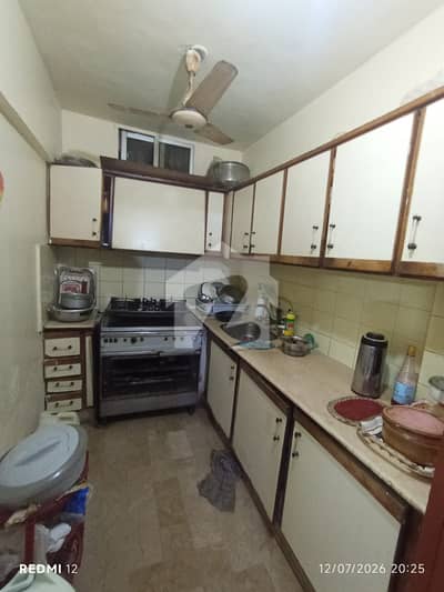 2 BED LOUNGE FLAT FOR SALE IN BLOCK 17, GULSHAN E IQBAL