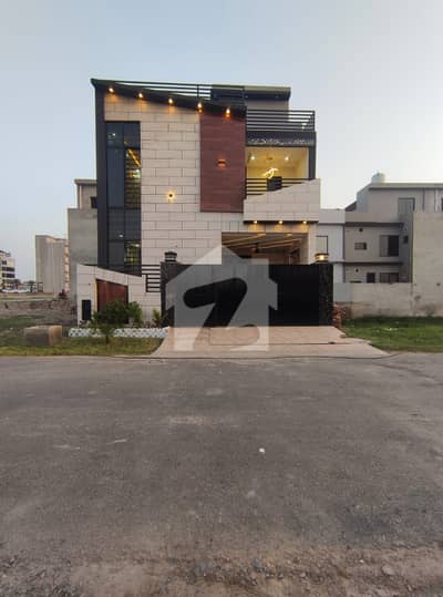 5 Marla Modern Design House For Sale In Parkview City, Lahore
