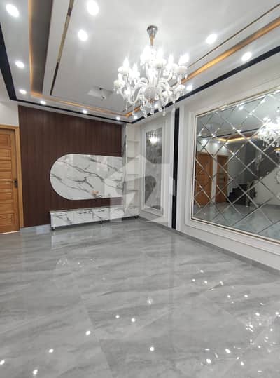 5 Marla Modern Design House For Sale In Parkview City, Lahore 5 Marla Modern Design House For Sale In Parkview City, Lahore