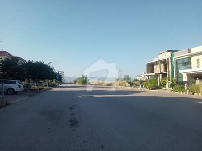 10 marla solid land plot for sale in bahria enclave Islmamabad