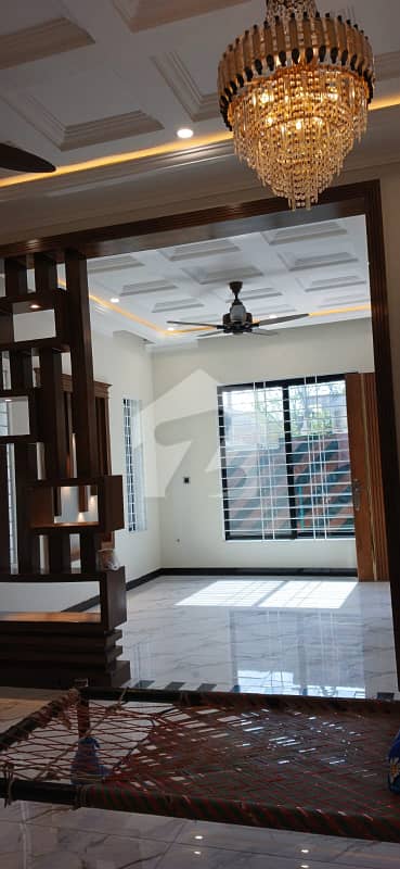 6 MARLA CORNER ELEGANT DESIGN DOUBLE STOREY HOUSE FOR SALE IN SOAN GARDEN