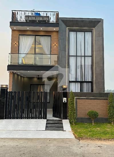 سٹی ہاؤسنگ سوسائٹی گوجرانوالہ میں 4 کمروں کا 5 مرلہ مکان 2.65 کروڑ میں برائے فروخت۔