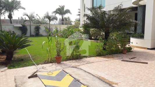 Corner Ideal House On Sale For Good Return In F-7 Islamabad