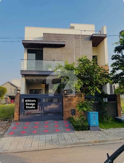 ڈی ایچ اے فیز 5 - سیکٹر ایف ڈی ایچ اے ڈیفینس فیز 5,ڈی ایچ اے ڈیفینس,اسلام آباد میں 4 کمروں کا 5 مرلہ مکان 3.95 کروڑ میں برائے فروخت۔