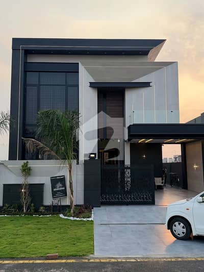 10 MARLA LUXURIOUS MODERN BRAND NEW HOUSE AVAILABLE FOR RENT IN DHA PHASE 7
