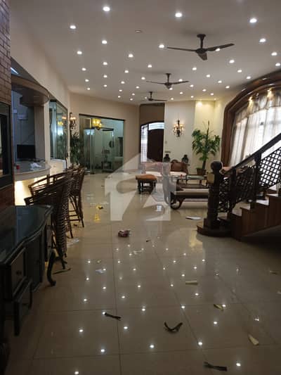 1000 Square Yards Furnished Bungalow For Rent