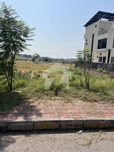 Prime 1 Kanal Residential Plot for Sale in Sector P, Bahria Town Phase 8 Front Open, Near Park & Masjid
