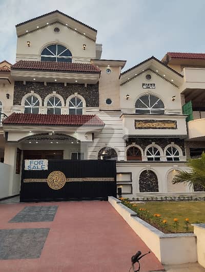 35x70 Beautifull House For sale in G-13