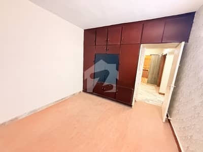 2 BED DRAWING DINNING WEST OPEN FLAT FOR RENT IN JAUHAR BLOCK 16