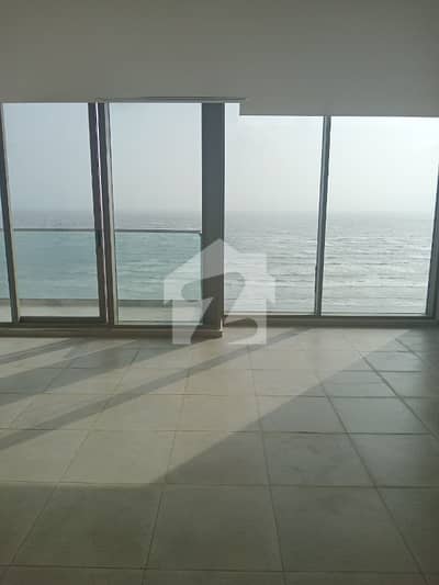 EMAAR OCEANFRONT, 1 BED UNFURNISHED APARTMENT FOR RENT IN PEARL TOWERS.