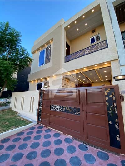 بحریہ ٹاؤن فیز 8 بحریہ ٹاؤن راولپنڈی,راولپنڈی میں 4 کمروں کا 5 مرلہ مکان 2.25 کروڑ میں برائے فروخت۔ بحریہ ٹاؤن فیز 8 بحریہ ٹاؤن راولپنڈی,راولپنڈی میں 4 کمروں کا 5 مرلہ مکان 2.25 کروڑ میں برائے فروخت۔