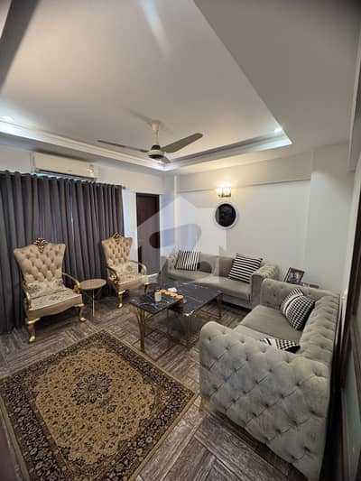 SPACIOUS 4-BEDROOM APARTMENT FOR SALE DHA PHASE 6