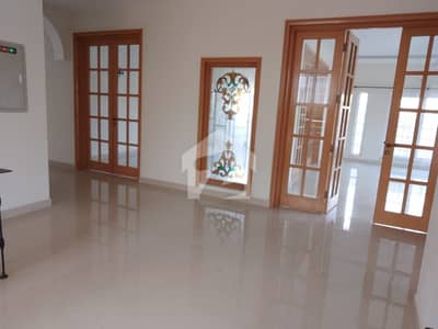 ای ۔ 11/2 ای ۔ 11,اسلام آباد میں 10 کمروں کا 1 کنال مکان 5.9 لاکھ میں کرایہ پر دستیاب ہے۔