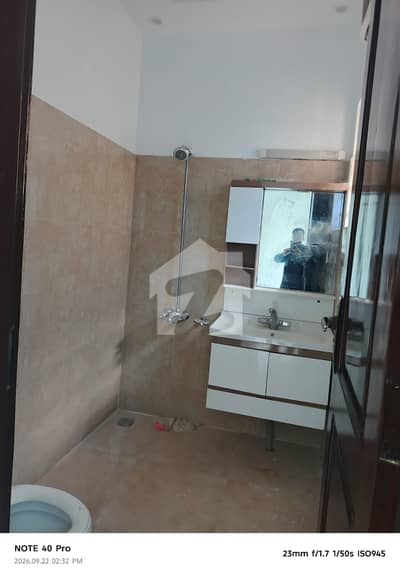 1 bedroom non furnished flat available for rent