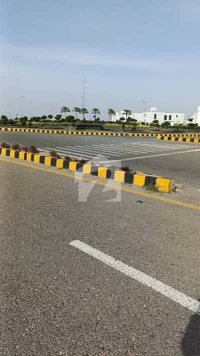 Top Location 1 Kanal U Block Phase-8 Plot For Sale