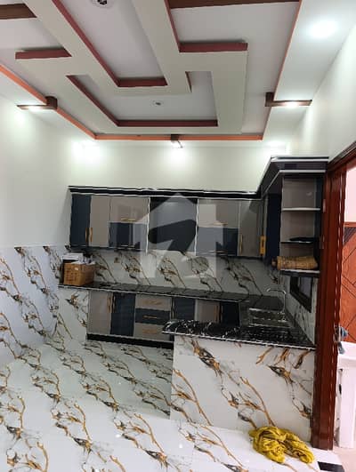 سادی ٹاؤن - بلاک 5 سعدی ٹاؤن,سکیم 33,کراچی میں 5 کمروں کا 5 مرلہ مکان 2.55 کروڑ میں برائے فروخت۔