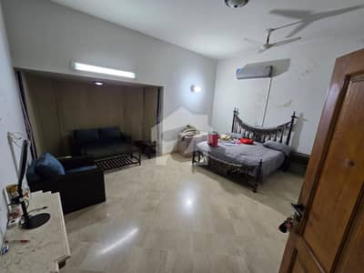 F-11 One Kanal Double Storey 5bed House For Rent
