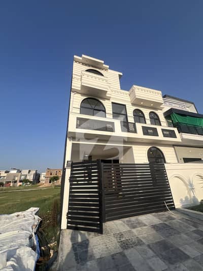 فیصل ہلز ۔ ایگزیکٹو بلاک فیصل ہلز,اسلام آباد میں 5 کمروں کا 5 مرلہ مکان 2.5 کروڑ میں برائے فروخت۔ فیصل ہلز ۔ ایگزیکٹو بلاک فیصل ہلز,اسلام آباد میں 5 کمروں کا 5 مرلہ مکان 2.5 کروڑ میں برائے فروخت۔