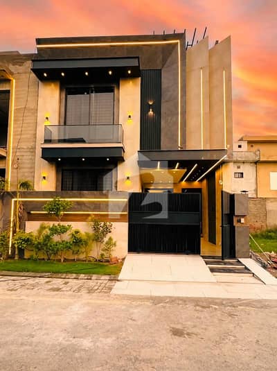 5.5 Marla Ultra Modern Luxury House For Sale
