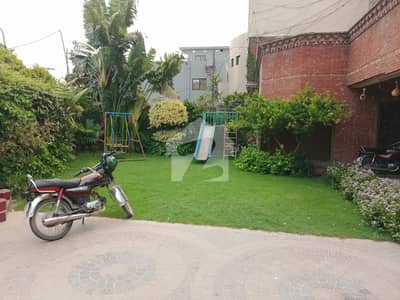 نیو گارڈن ٹاؤن لاہور میں 7 مرلہ Studio مکان 2.8 کروڑ میں برائے فروخت۔