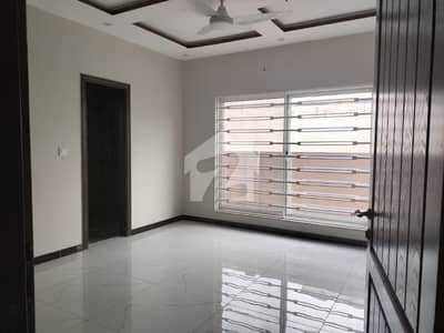 13 Marla Park Face House For Sale